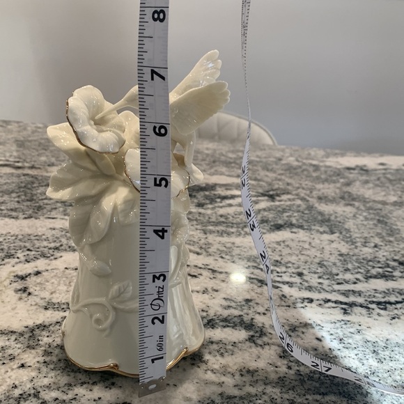 1995 Enesco,Everything is Beautiful
Musical"Bell, music, wedding gift, Family - Picture 8 of 9